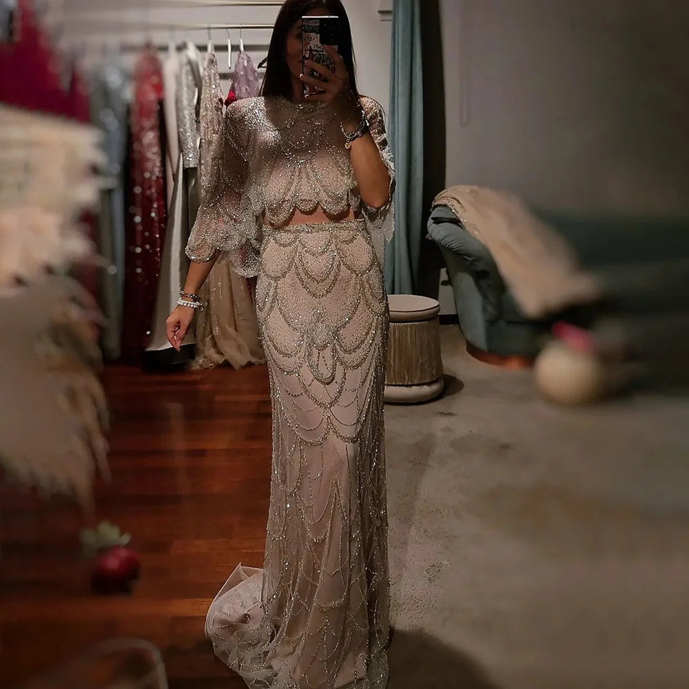 Luxuriöses, perlenbesetztes, zweiteiliges Abendkleid in Nude LA72462