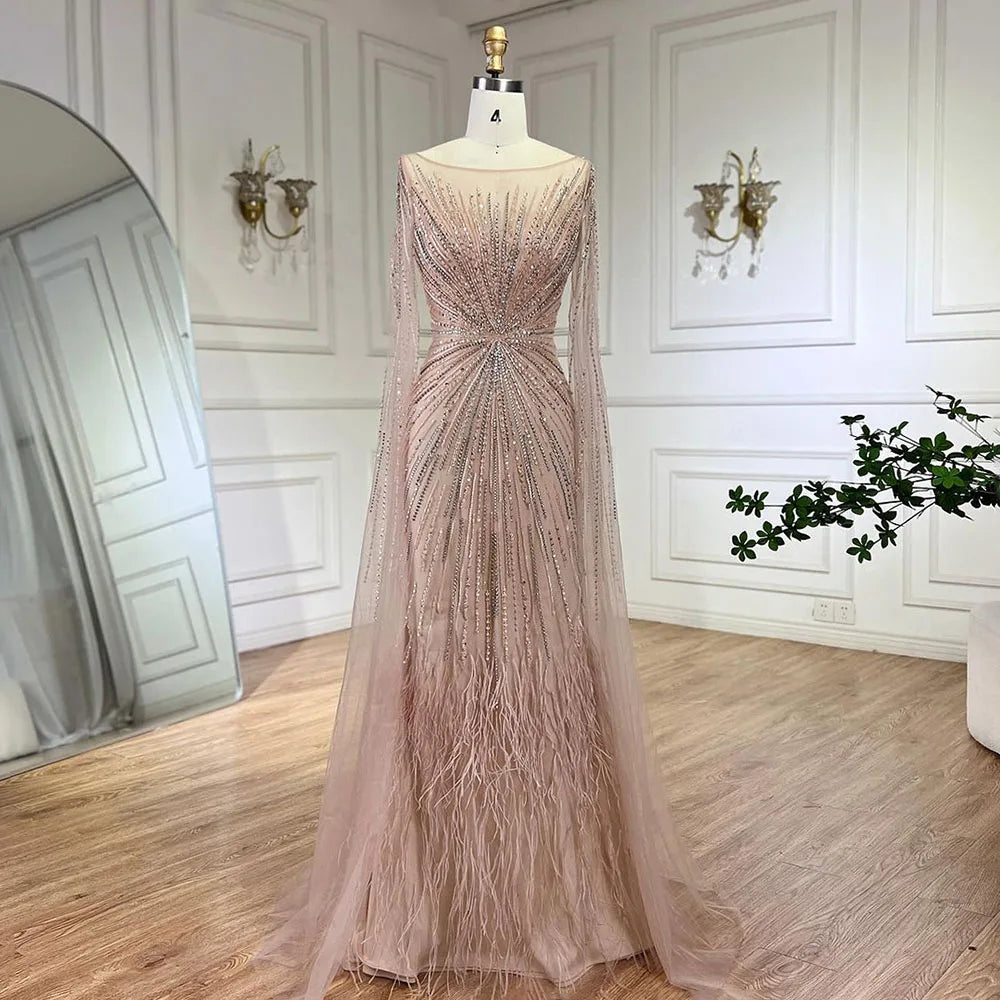 Luxuriöses Abendkleid mit lila Federn und Cape-Ärmeln LA72036