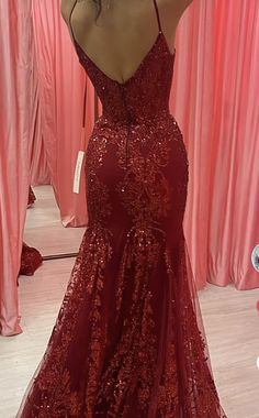 Vestido de noche de sirena con tul rojo y encaje encantador Y7854