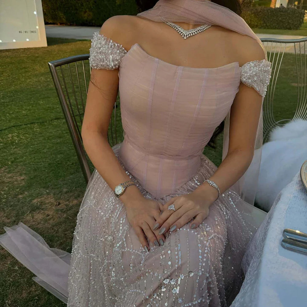 Vestido de noche de corte A con hombros descubiertos, cuentas y corsé LA72922