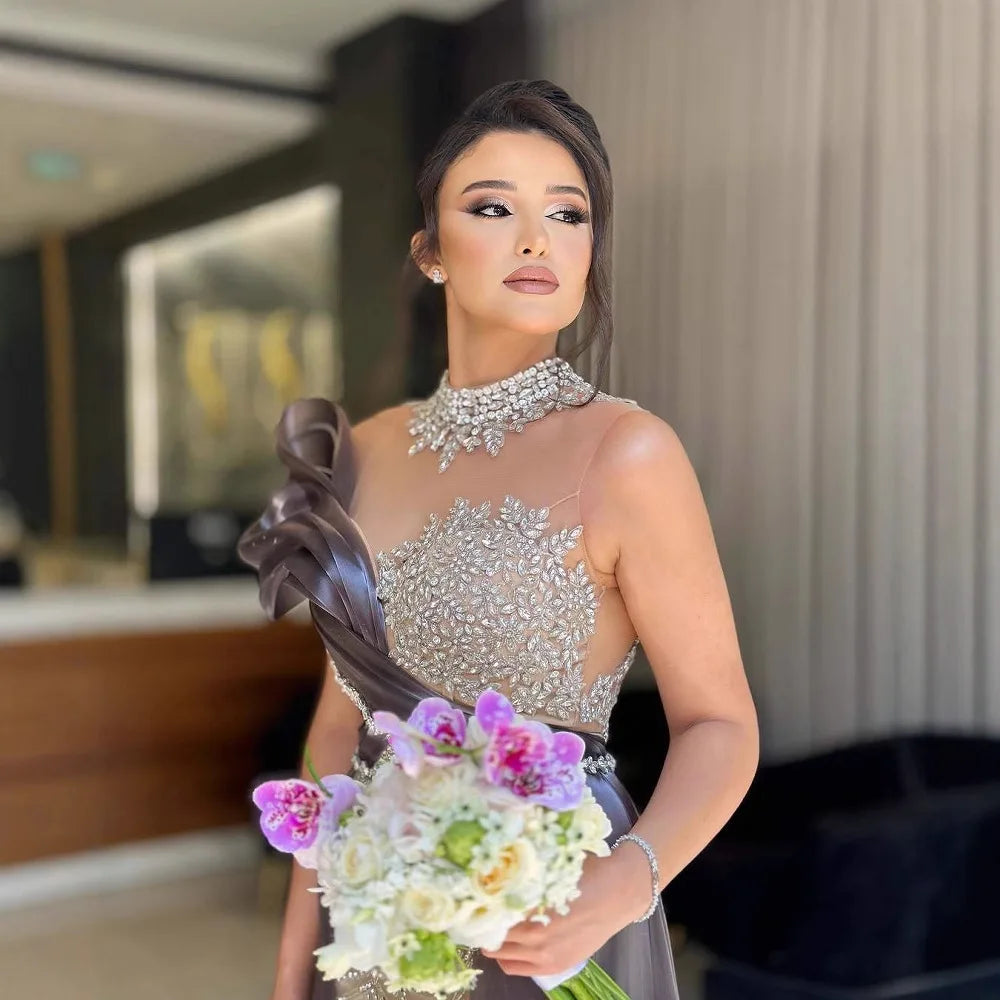 Luxuriöses arabisches Abendkleid mit Perlen und Schlitz LA72769