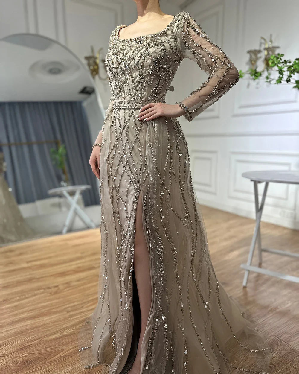 Elegante vestido de noche largo estilo sirena verde dividido con cuentas de lujo estilo Dubái 2025 para mujer, fiesta de bodas LA70765L