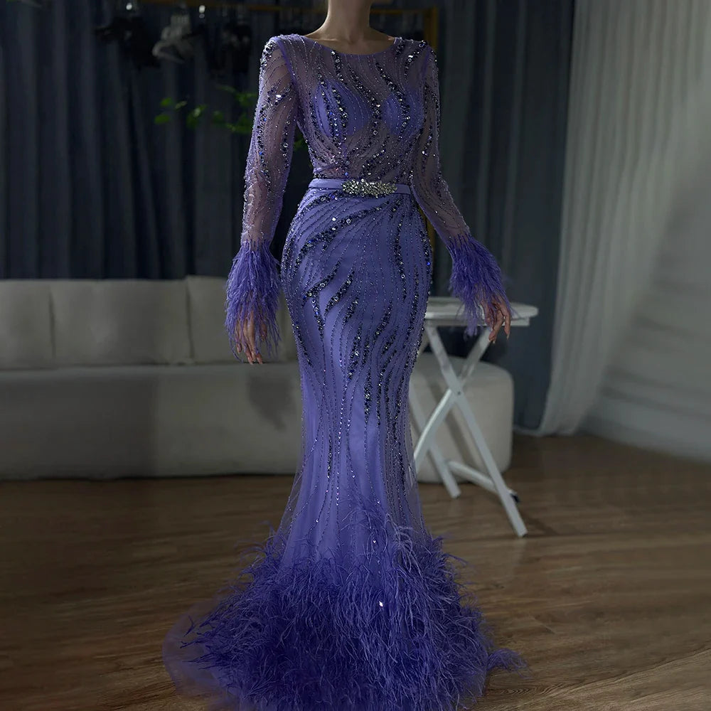Elegante vestido de noche estilo sirena con plumas moradas y cuentas | Vestido de lujo para boda de mujer 2025 LA72367