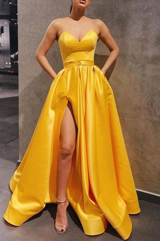 Trägerloses, herzförmiger Ausschnitt, langes gelbes Satin-Ballkleid, langes, gelbes, formelles Abschluss-Abendkleid mit Schlitz S20761