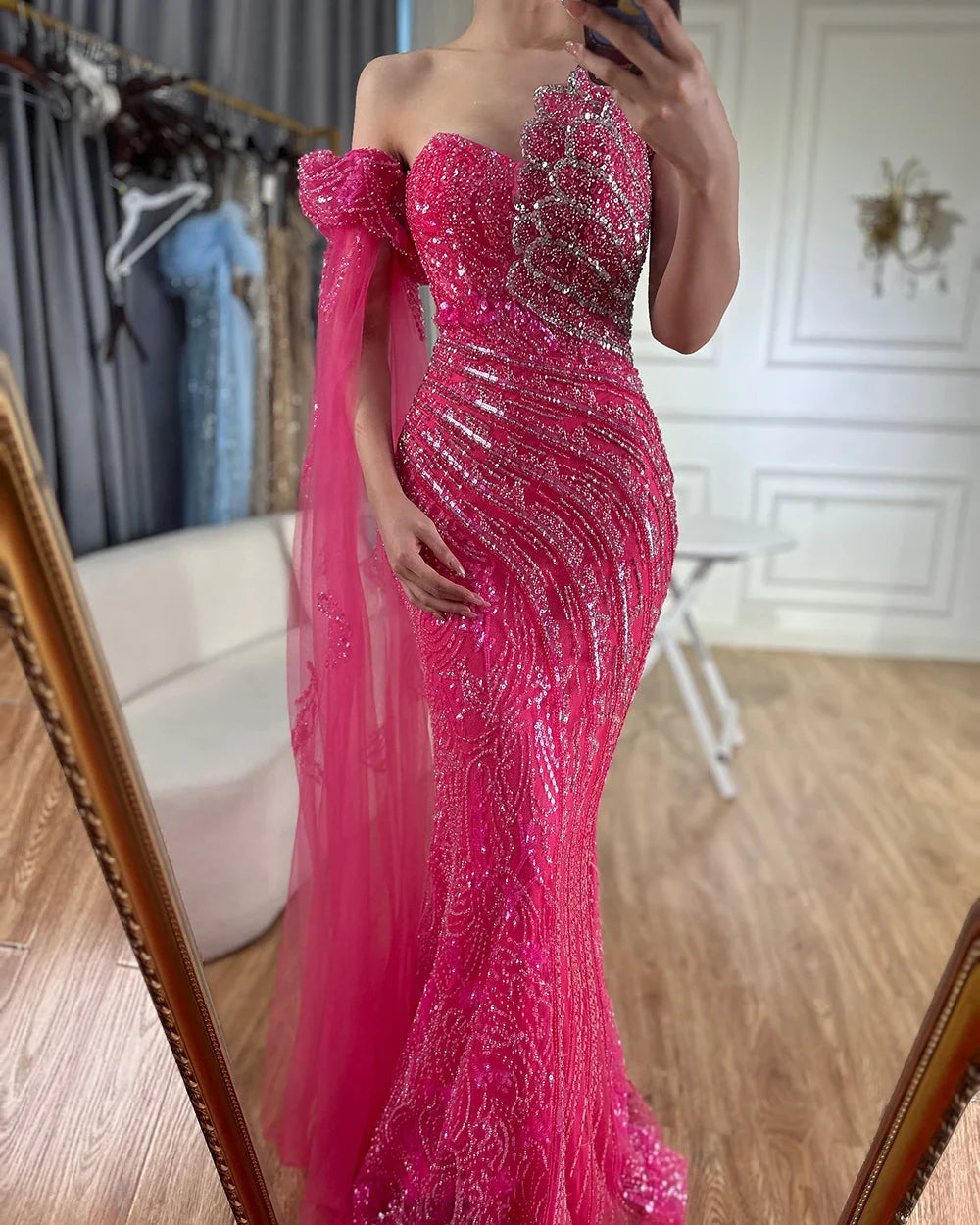 Vestido de noche verde sirena con un hombro al descubierto y mangas estilo capa para ocasiones formales LA72600 2025