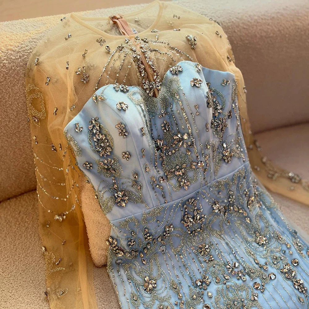 Luxuriöses, perlenbesetztes, blaues Abendkleid mit langen Ärmeln und Überrock LA72757