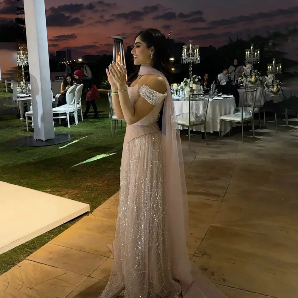 Vestido de noche de corte A con hombros descubiertos, cuentas y corsé LA72922