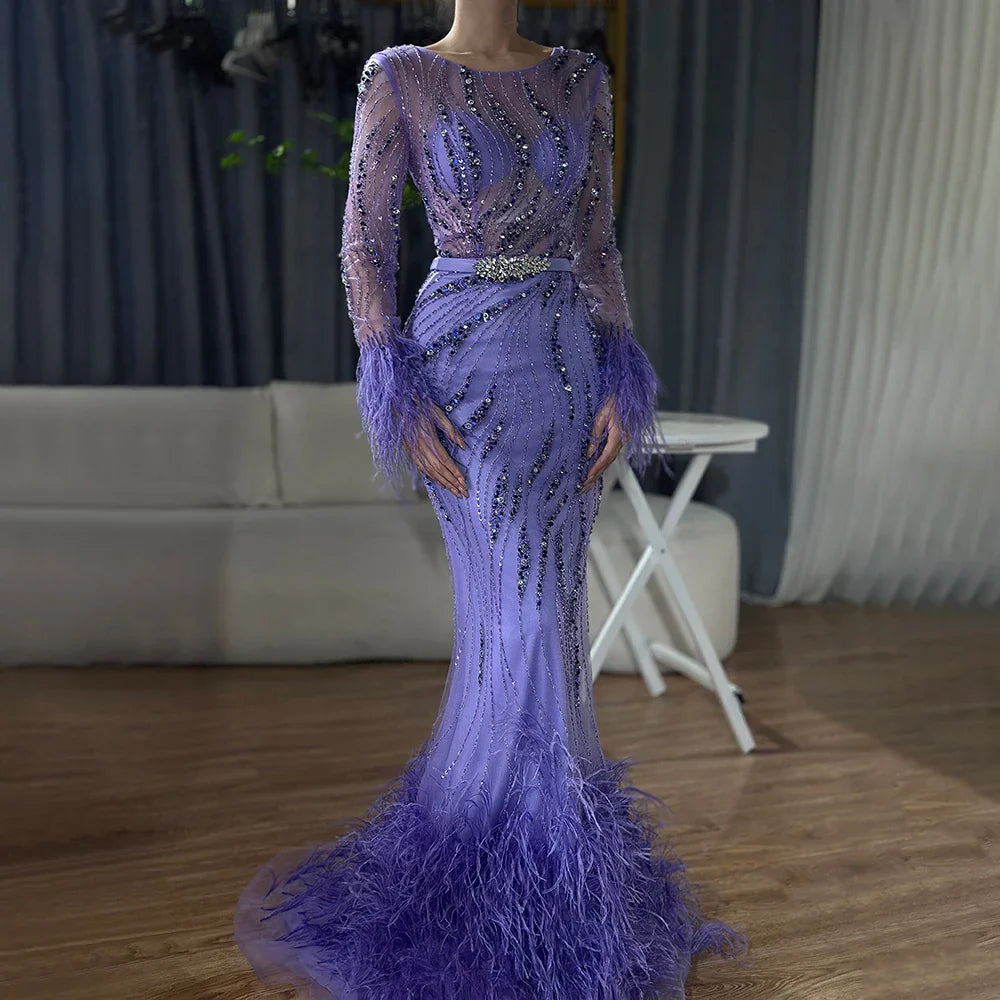 Elegante vestido de noche estilo sirena con plumas moradas y cuentas | Vestido de lujo para boda de mujer 2025 LA72367