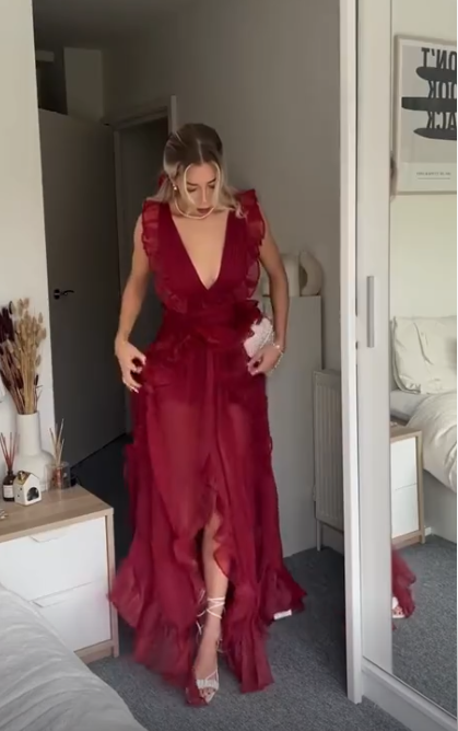 Hermoso vestido de noche de gasa burdeos con volantes y abertura para fiesta Y7715