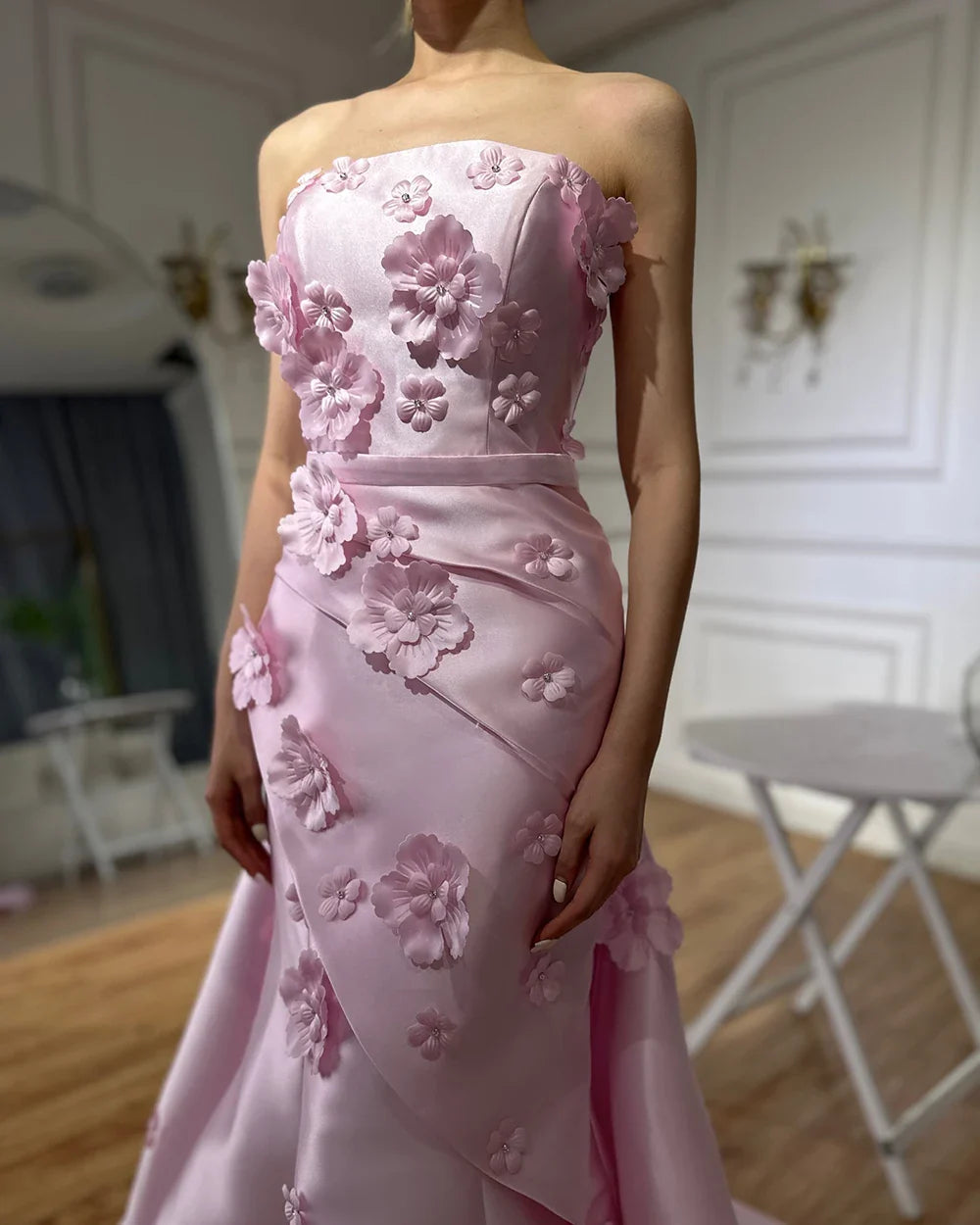 Vestido de noche estilo sirena con flores 3D rosas y sobrefalda desmontable LA72740