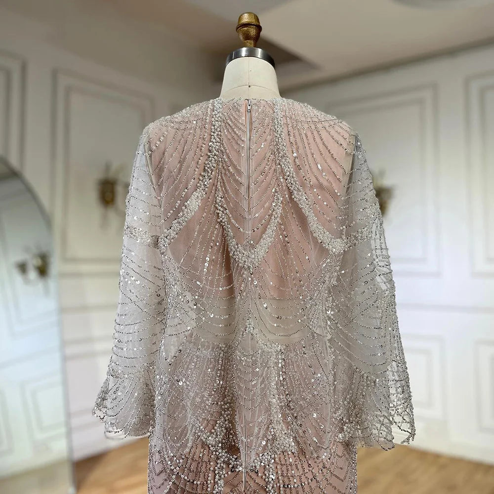 Luxuriöses, perlenbesetztes, zweiteiliges Abendkleid in Nude LA72462