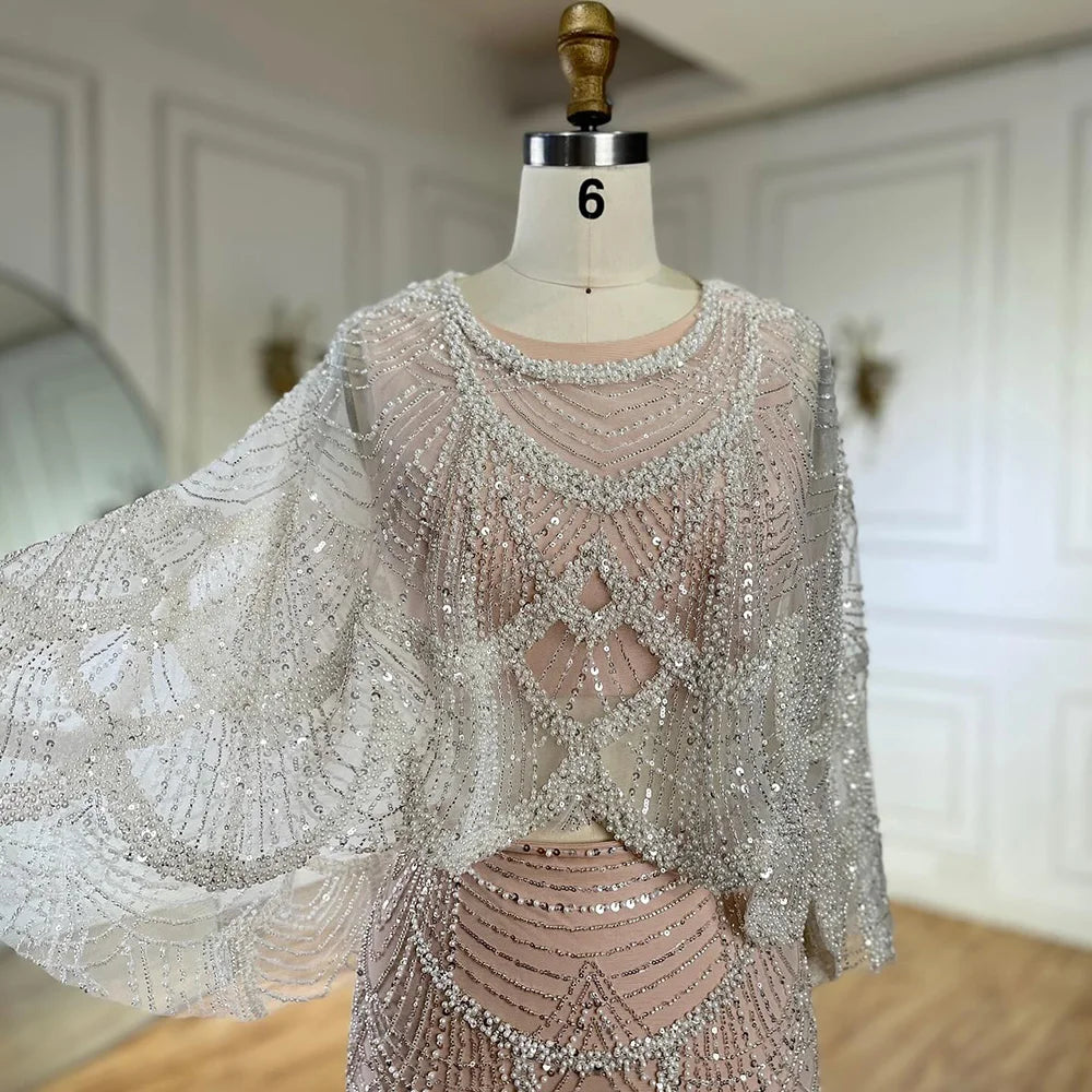 Luxuriöses, perlenbesetztes, zweiteiliges Abendkleid in Nude LA72462