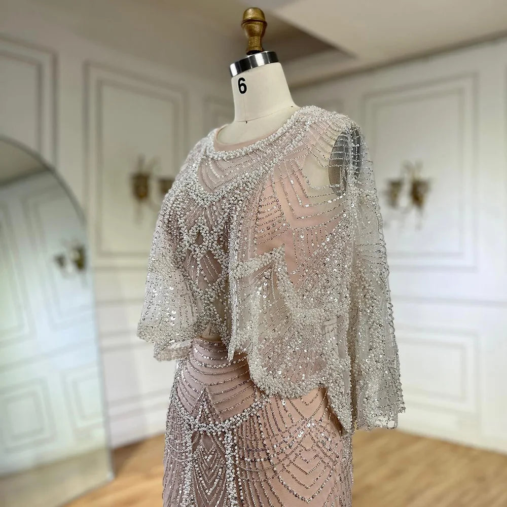 Luxuriöses, perlenbesetztes, zweiteiliges Abendkleid in Nude LA72462