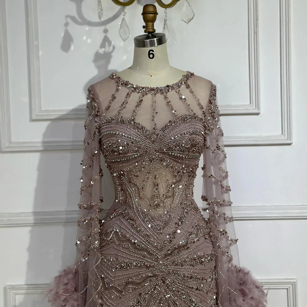 Luxuriöses Meerjungfrauen-Abendkleid mit Federumhangärmeln LA72708A