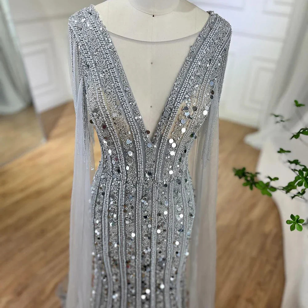 Elegante vestido de noche árabe de sirena gris con mangas estilo capa y cuentas de lujo para mujer, ideal para bodas y fiestas 2025 LA72289