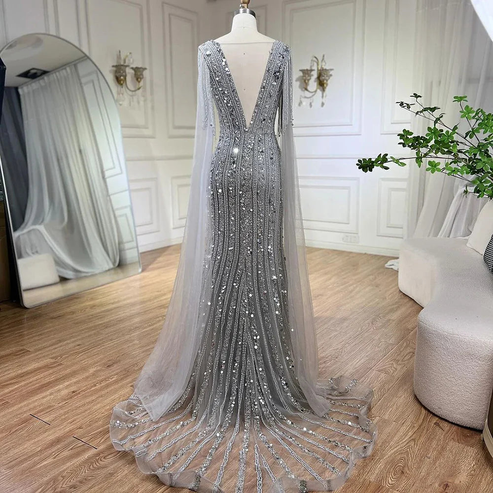 Elegante vestido de noche árabe de sirena gris con mangas estilo capa y cuentas de lujo para mujer, ideal para bodas y fiestas 2025 LA72289
