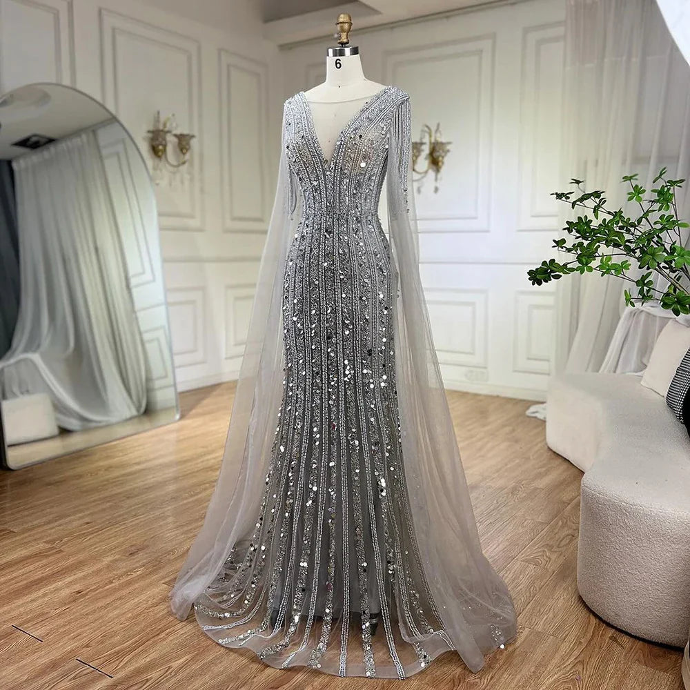 Elegante vestido de noche árabe de sirena gris con mangas estilo capa y cuentas de lujo para mujer, ideal para bodas y fiestas 2025 LA72289