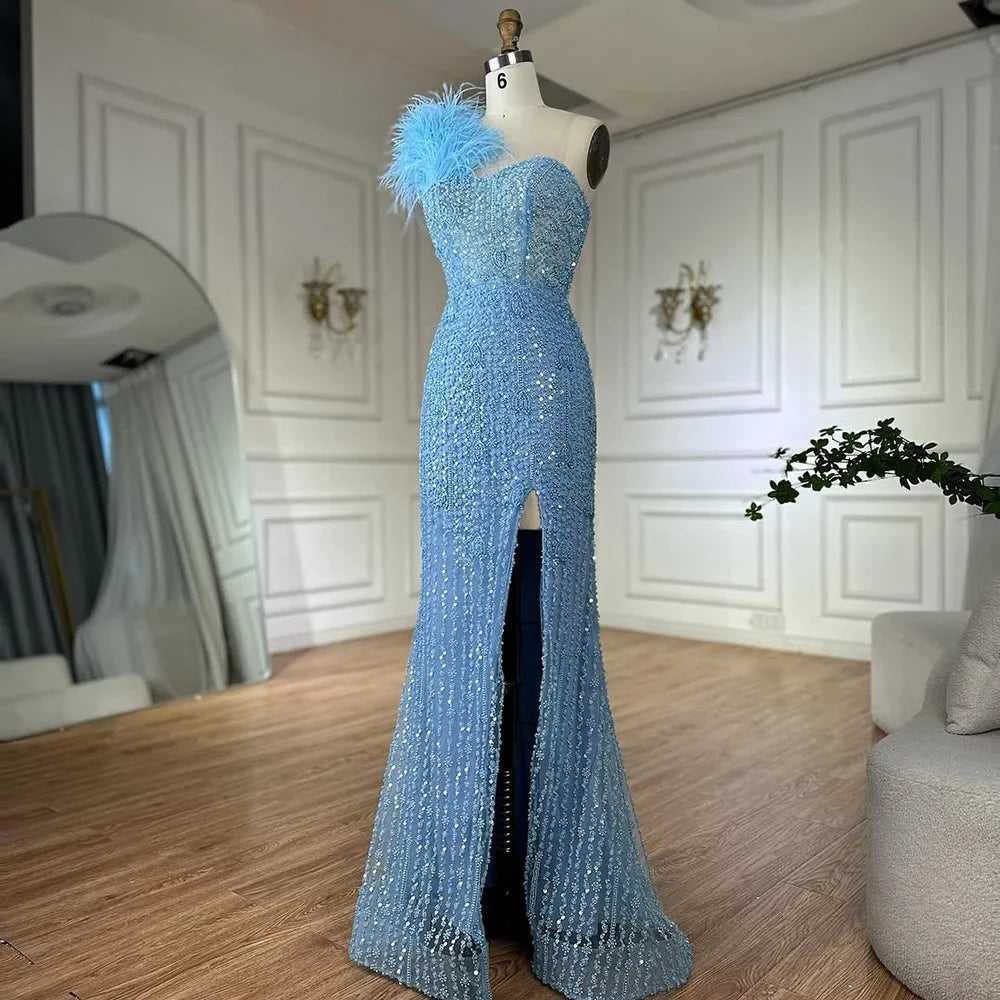 Vestido de noche azul sirena de un solo hombro con cuentas, abertura alta y plumas para ocasiones formales 2025 LA72347