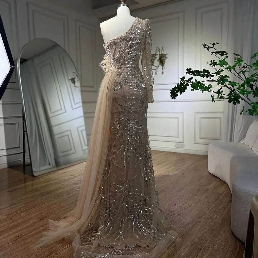Vestido de noche de sirena color caramelo con sobrefalda, un hombro, plumas y cuentas, para mujer, fiesta 2025 LA71789A