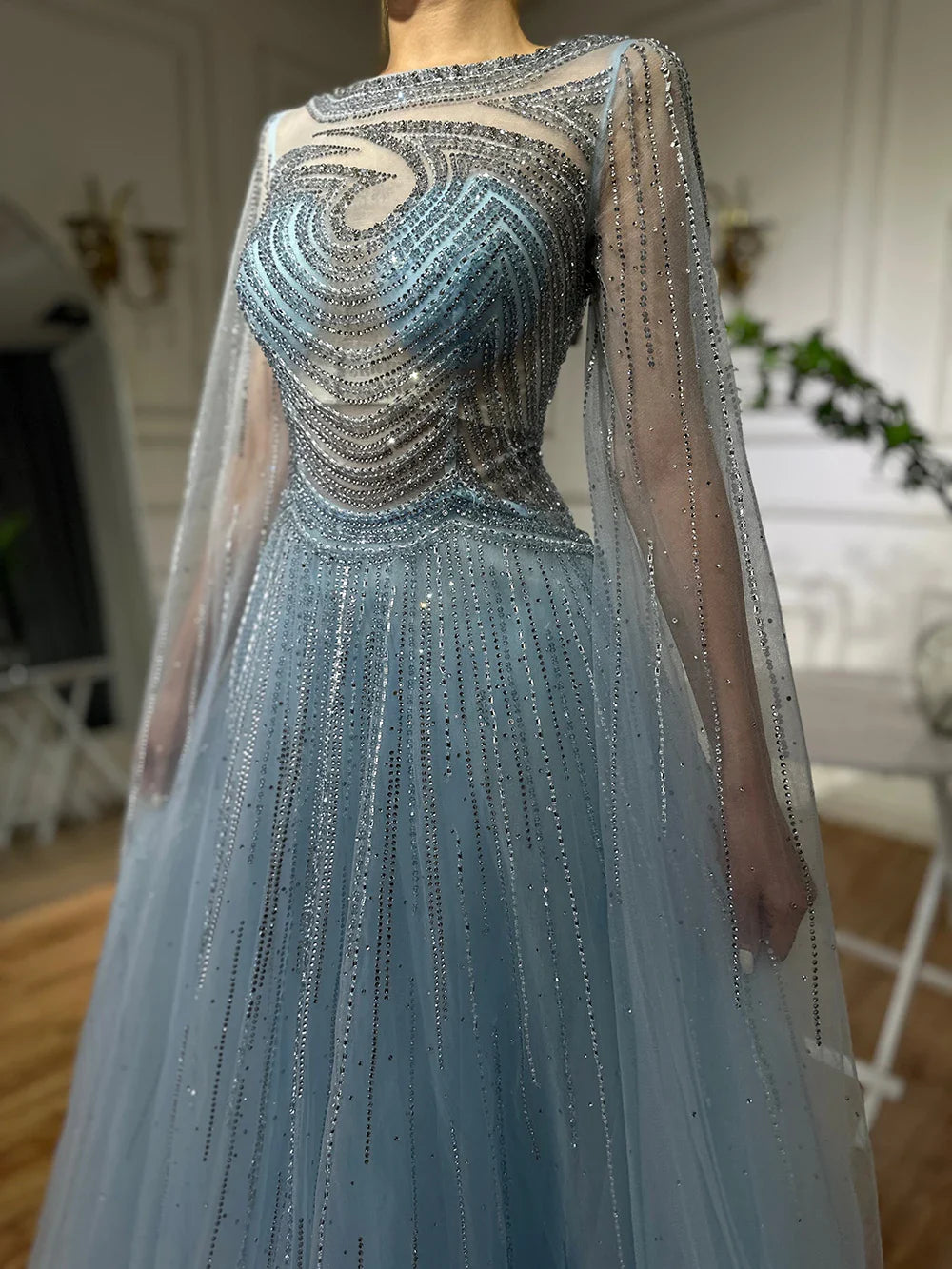 Vestidos de noche árabes saudíes color caramelo con mangas capa, corte A y cuentas para bodas 2025 LA72799