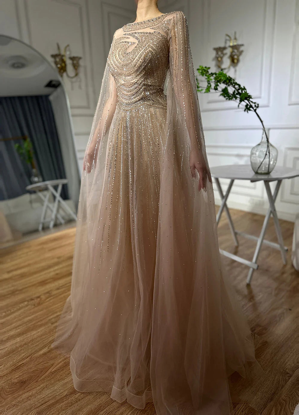 Vestidos de noche árabes saudíes color caramelo con mangas capa, corte A y cuentas para bodas 2025 LA72799