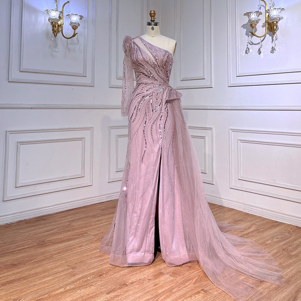 Vestido de noche rosa de corte sirena con un hombro y sobrefalda LA72062