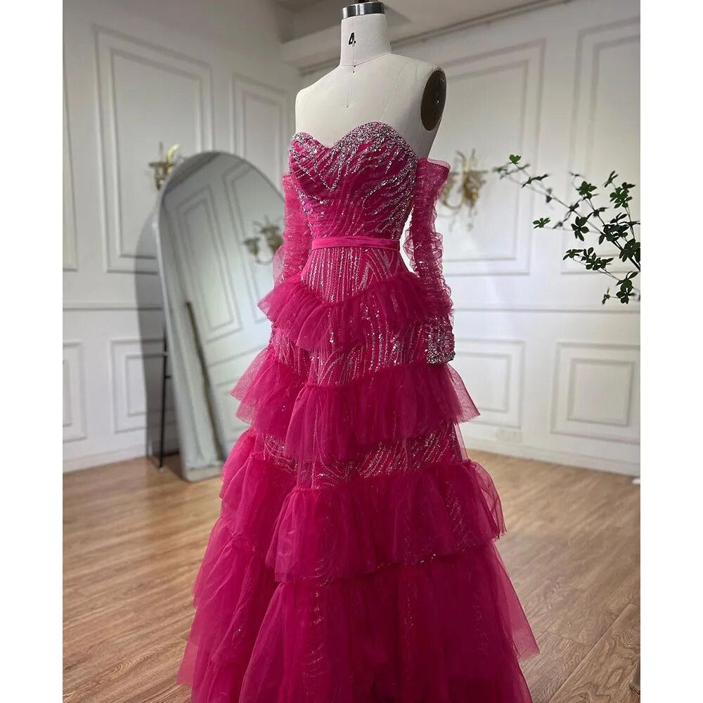 Elegante vestido de noche fucsia de corte A con escote corazón y hombros descubiertos, con cuentas y capas, para mujer, para fiesta 2025 LA72035