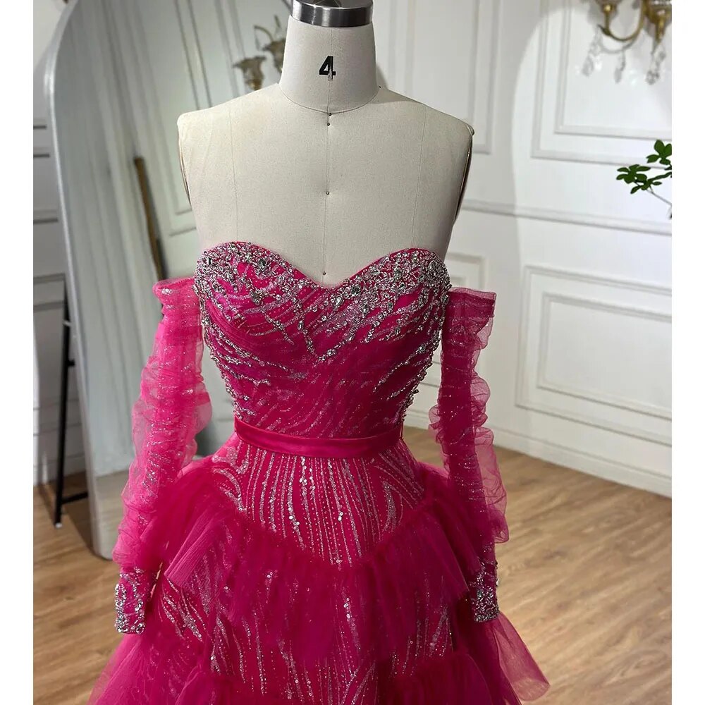 Elegante vestido de noche fucsia de corte A con escote corazón y hombros descubiertos, con cuentas y capas, para mujer, para fiesta 2025 LA72035