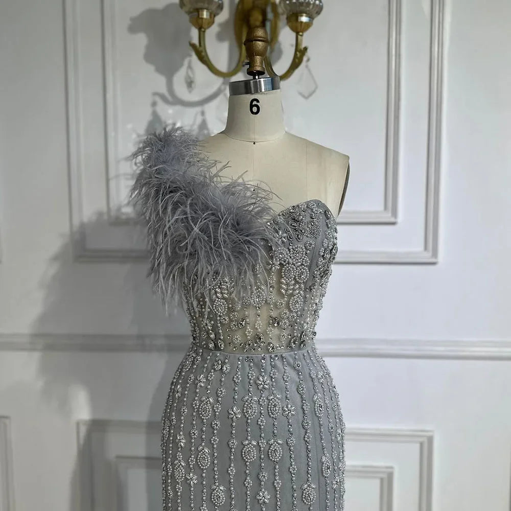 Vestido de noche de lujo con escote sirena gris, un hombro, abertura alta, cuentas y plumas, para mujer, fiesta 2025 LA72347