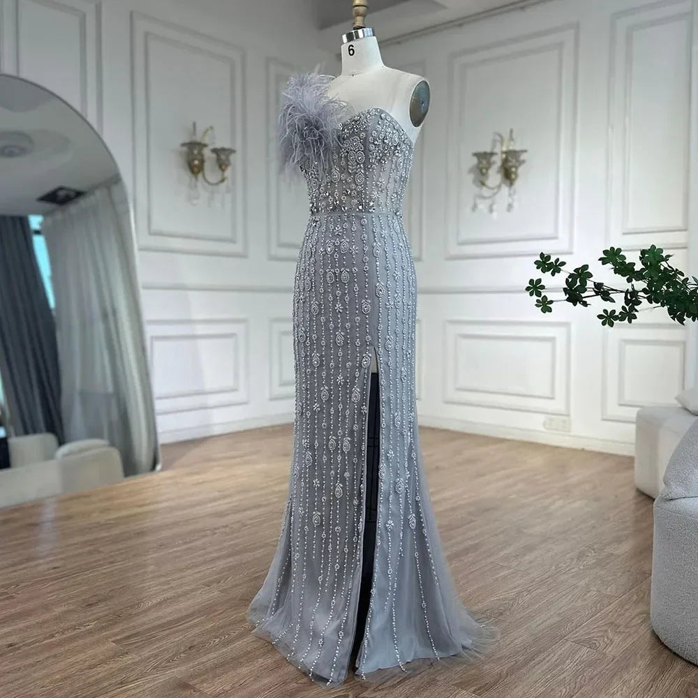 Vestido de noche de lujo con escote sirena gris, un hombro, abertura alta, cuentas y plumas, para mujer, fiesta 2025 LA72347