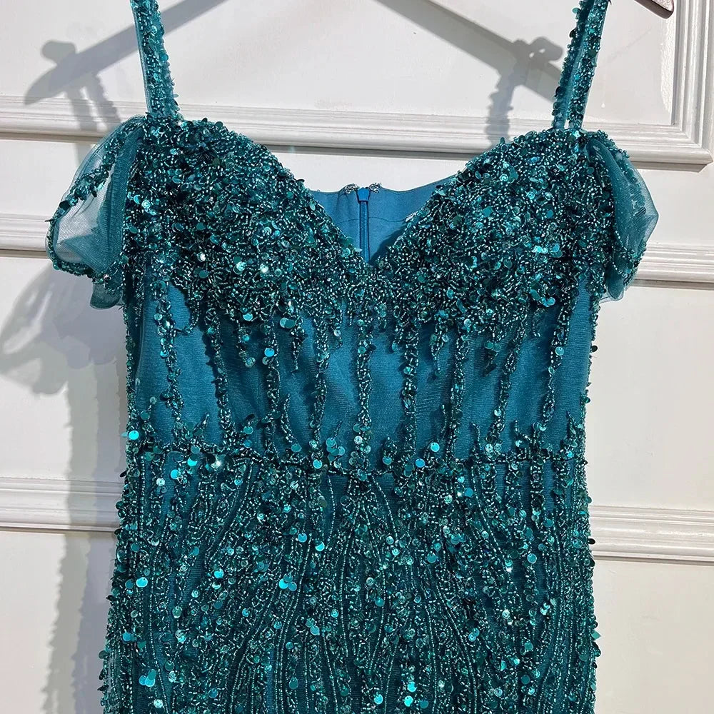 Vestido de noche largo con escote sirena, hombros descubiertos, plumas y cuentas, color verde, para mujer, 2025, LA71650A