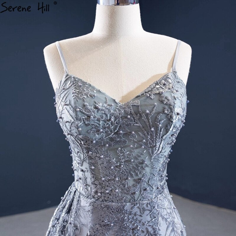 Grau Meerjungfrau Sexy Abendkleider 2025 Handgemachte Blumen Perlen Ärmelloses Abendkleid HM67181