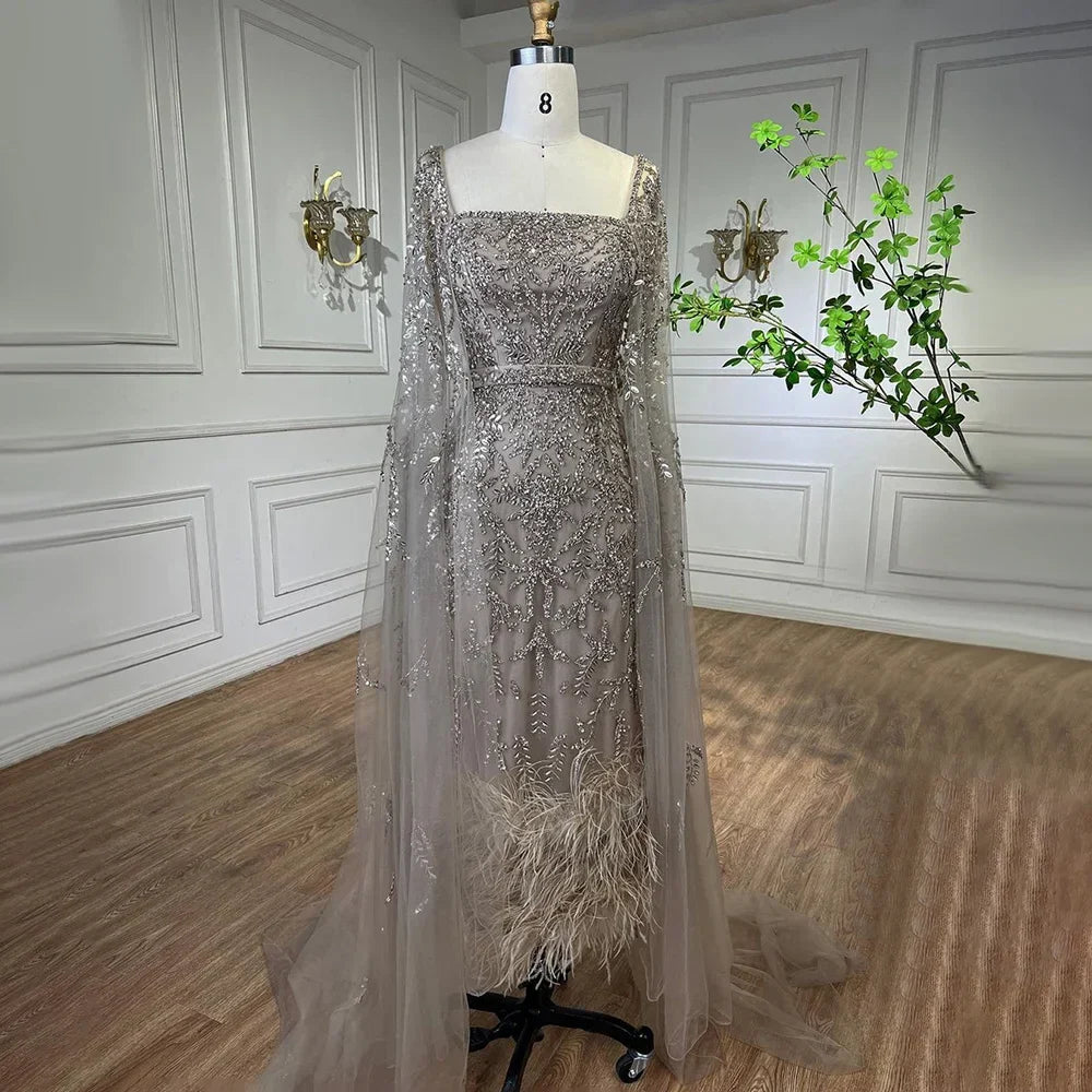 Lilafarbenes, knöchellanges, luxus Abendkleid mit Perlen und Cape im Meerjungfrauen-Stil LA71841