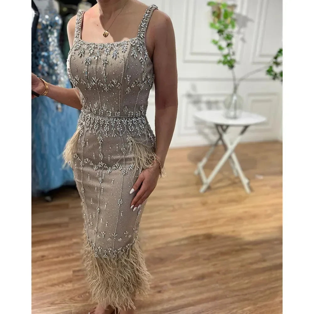 Luxuriöses arabisches Midi-Abendkleid mit Kristallfedern und blauer Spitze LA71492A