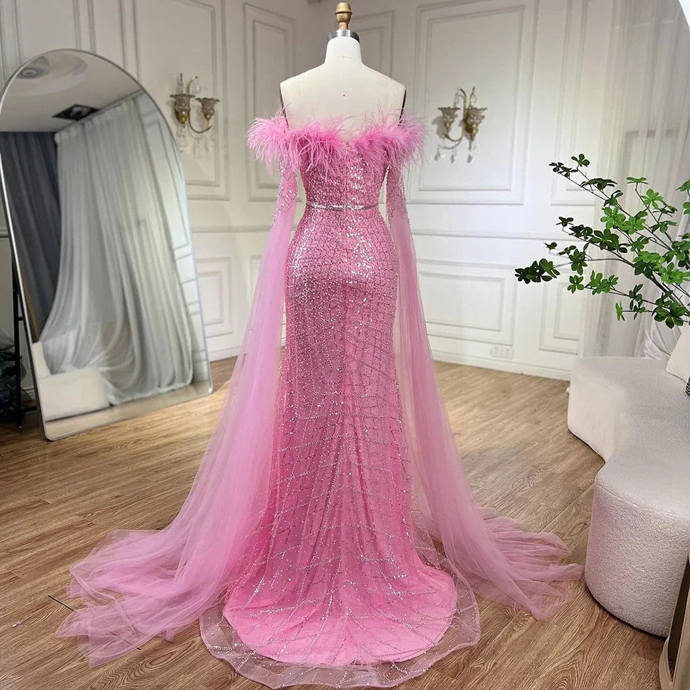 Luxuriöses federrosa Abendkleid mit Cape-Ärmeln LA72169B