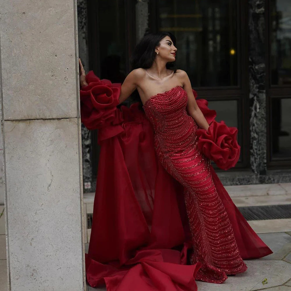 Vestido de noche largo estilo sirena con capa roja, mangas abullonadas y sobrefalda con cuentas, ideal para fiestas femeninas LA72585