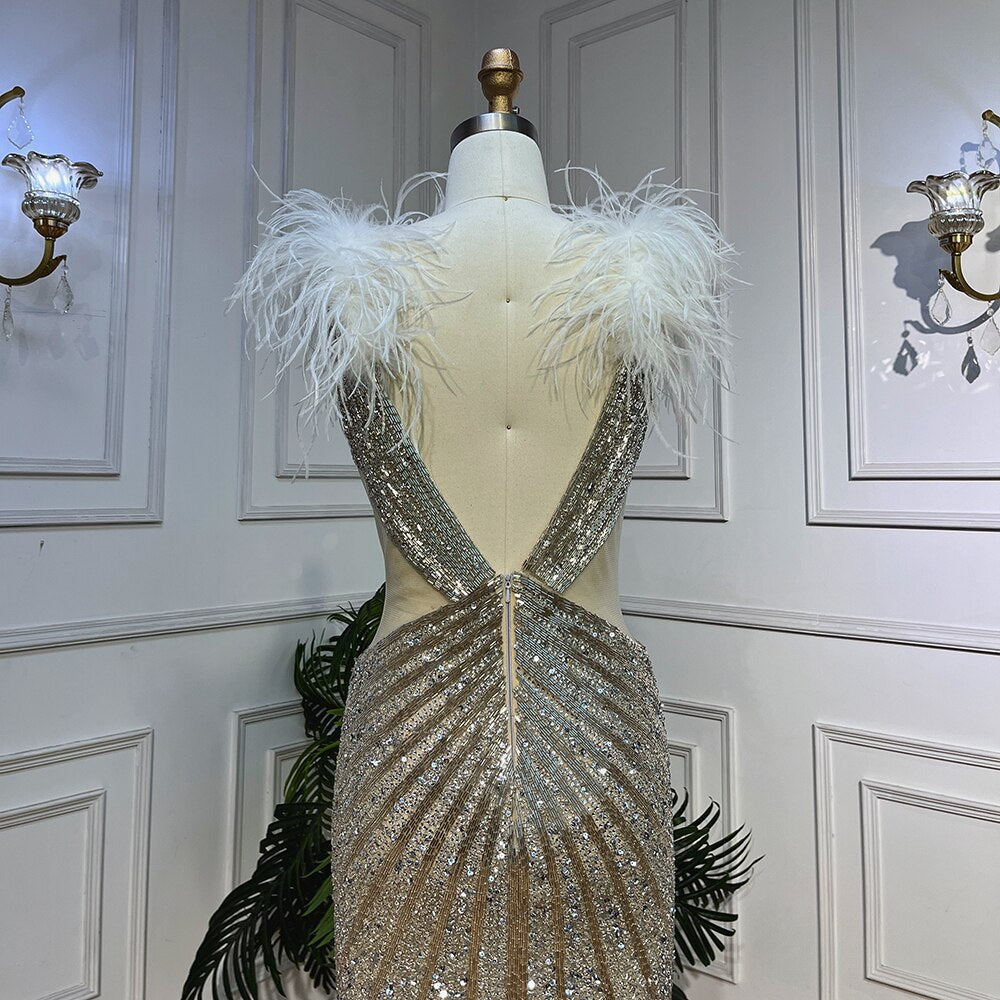 Silber Sexy High Split Tiefe Meerjungfrau Luxus Feder Perlen Abendkleider Kleider Für Frauen Hochzeit Party 2025 LA72011