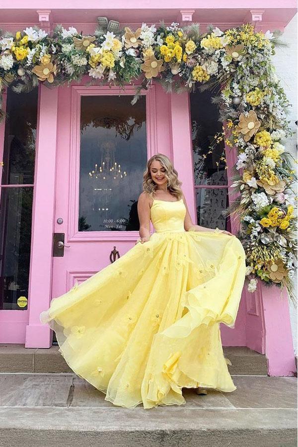 Imani | Gelbes Ballkleid mit Trägern, Tüllmieder und 3D-Blumen und Schnürung am Rücken