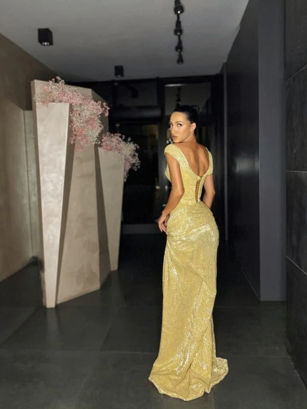 Modisches ärmelloses Abendkleid mit geteilten Pailletten Y4279