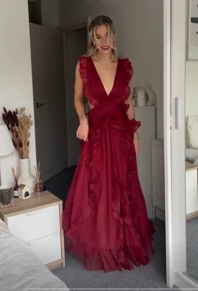 Hermoso vestido de noche de gasa burdeos con volantes y abertura para fiesta Y7715