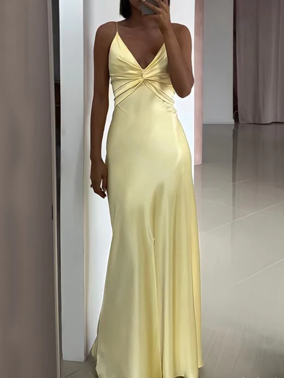 Vestido de noche sencillo de satén amarillo con escote en V y corte A, Y8551