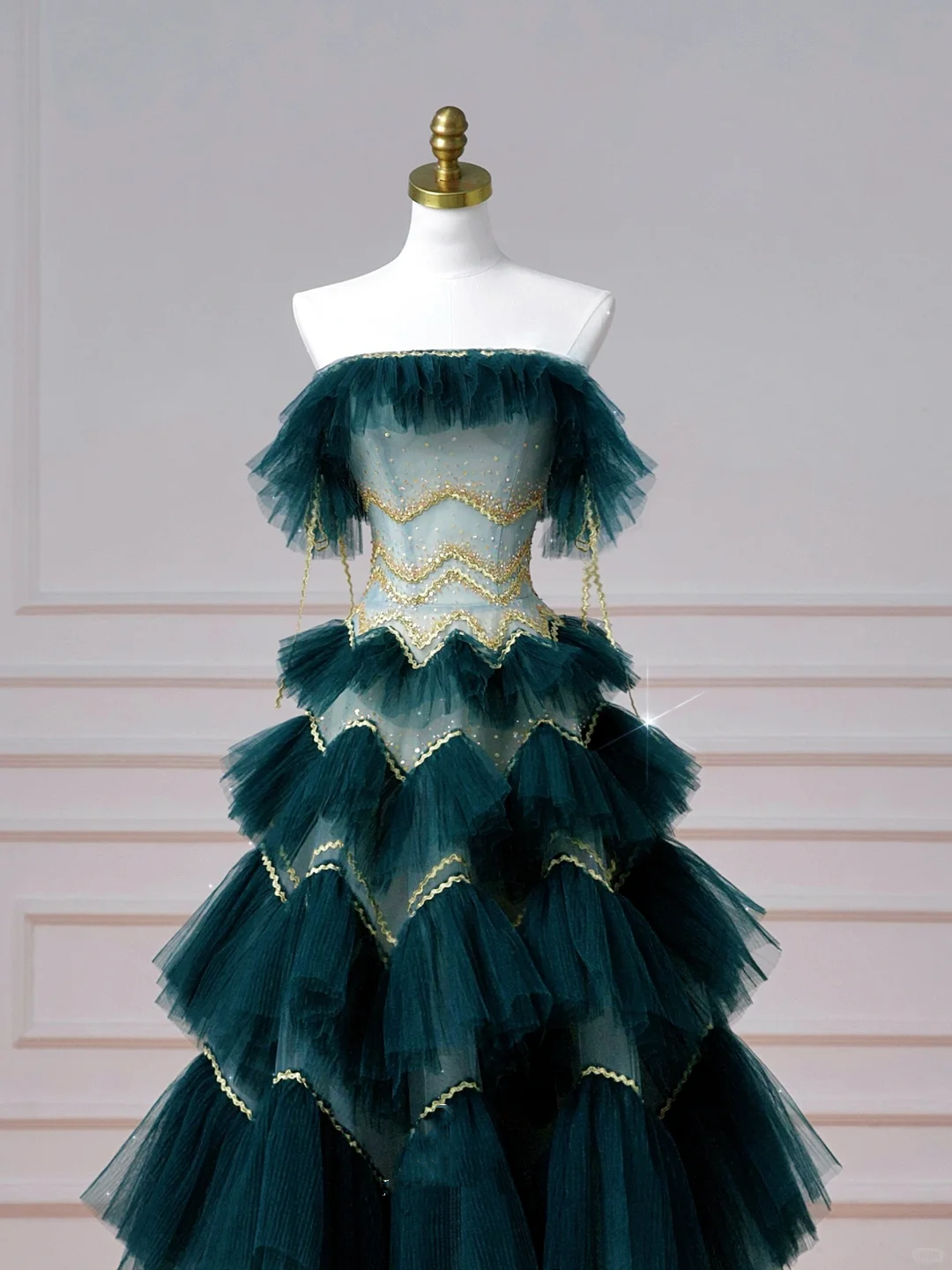 Vintage Dark Green Tulle Sequins Layered A Line Prom Dress Strapless Evening Dress Y8606