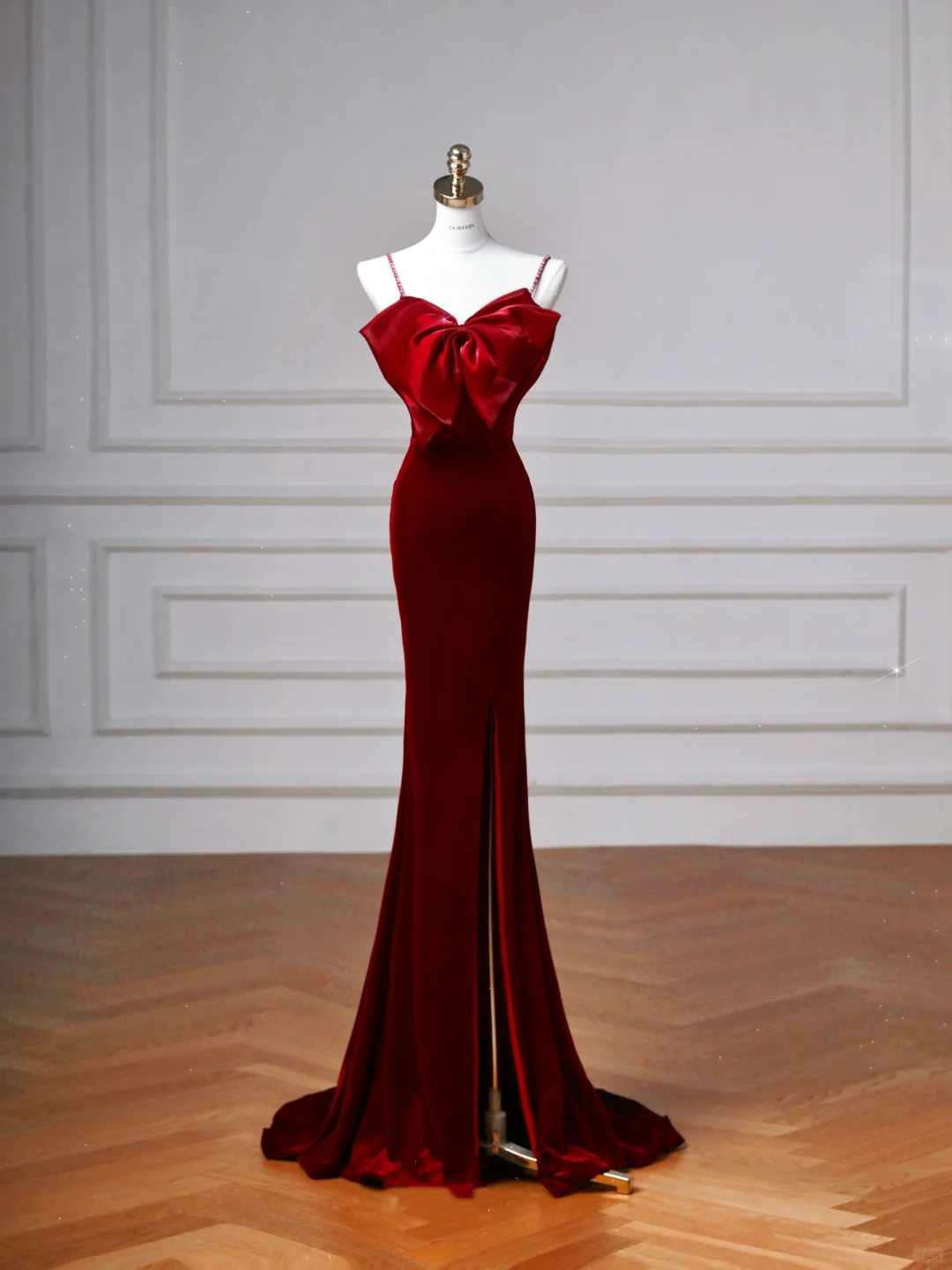Vestido de noche largo de sirena con abertura en terciopelo burdeos Y8603