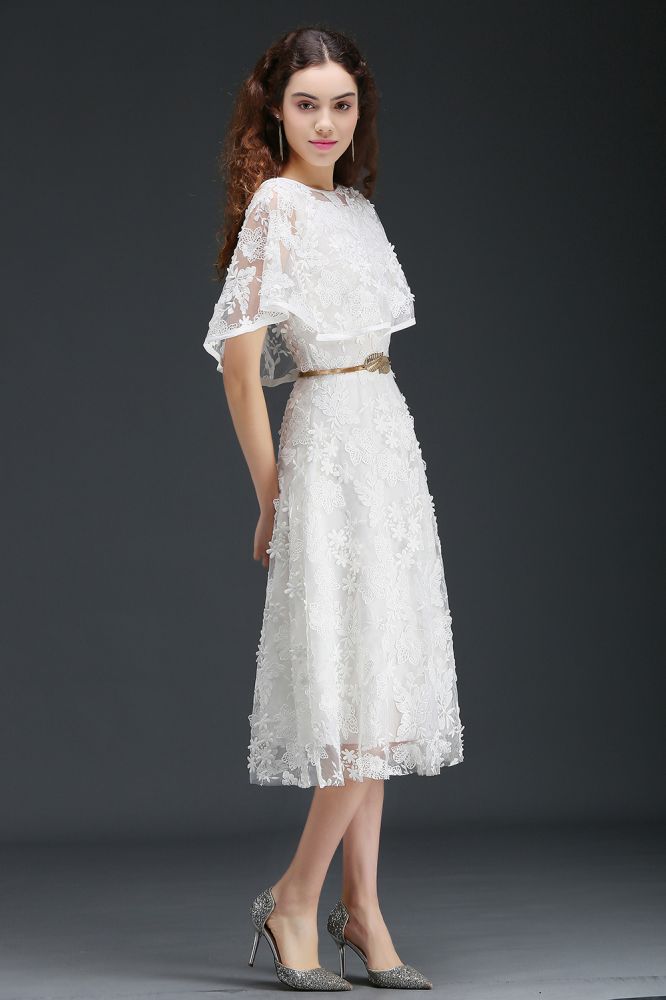 Vestido de fiesta corto de encaje con cristales y corte en A