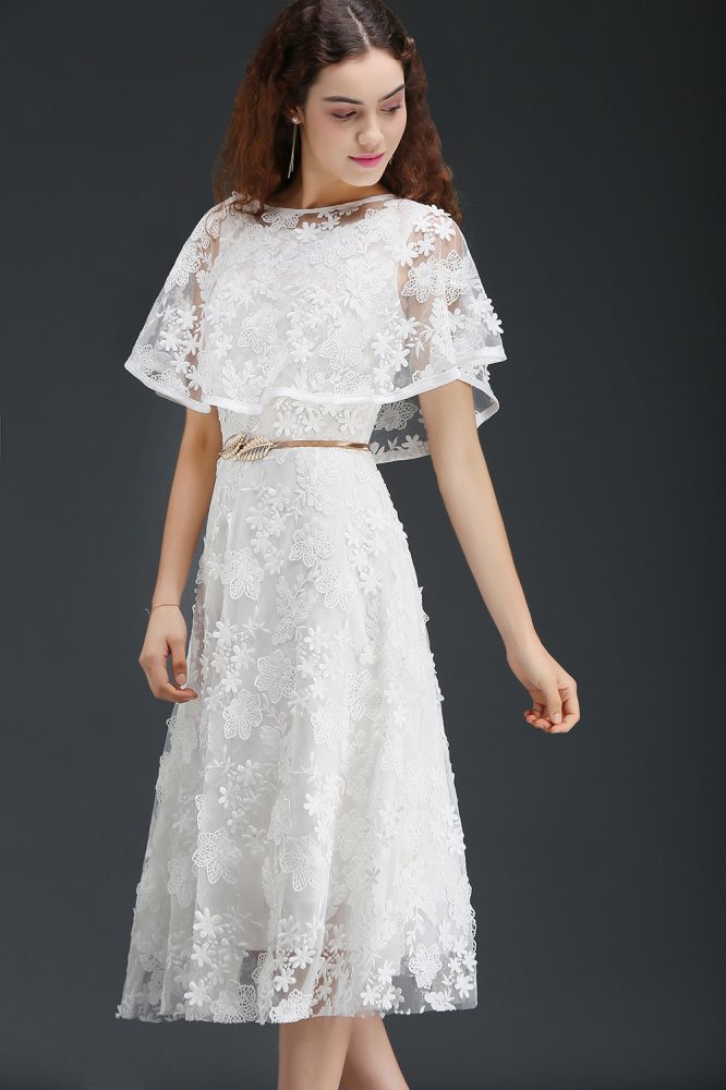 Vestido de fiesta corto de encaje con cristales y corte en A