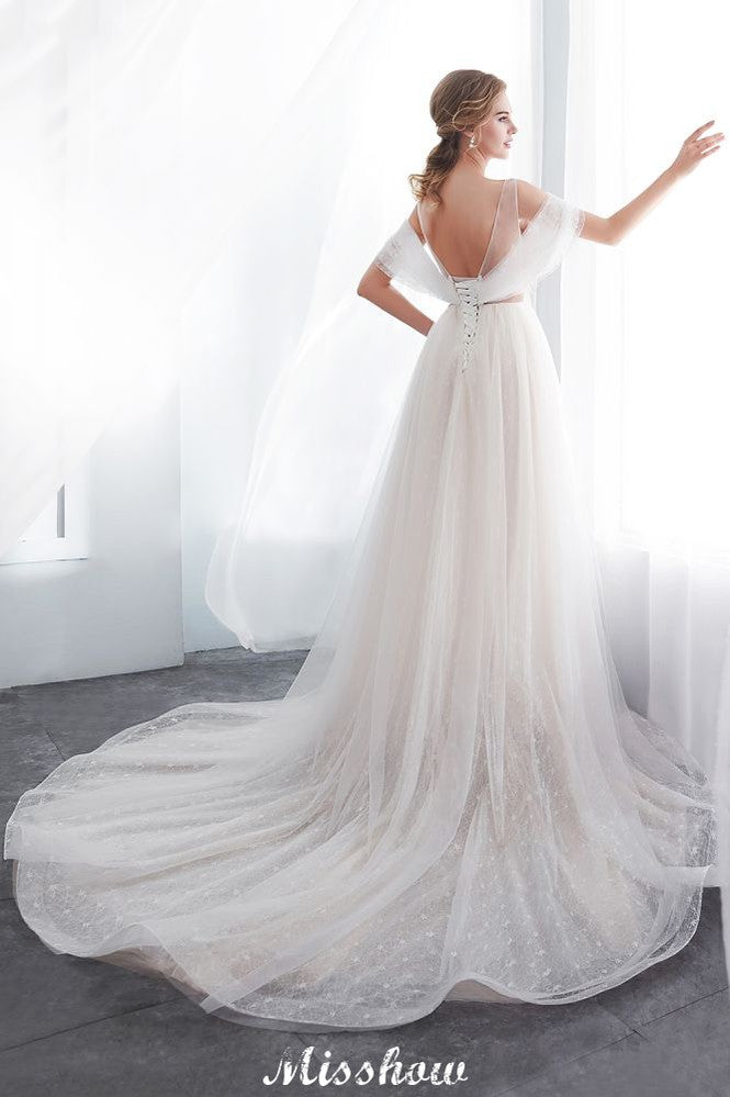 Vestido de novia color marfil con encaje, sin mangas y largo hasta el suelo