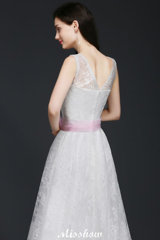 Vestido de novia blanco con tirantes en forma de A y lazo