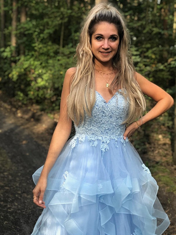 Vestidos de fiesta elegantes de corte A con tirantes finos, sin mangas, apliques de organza y largo hasta el suelo