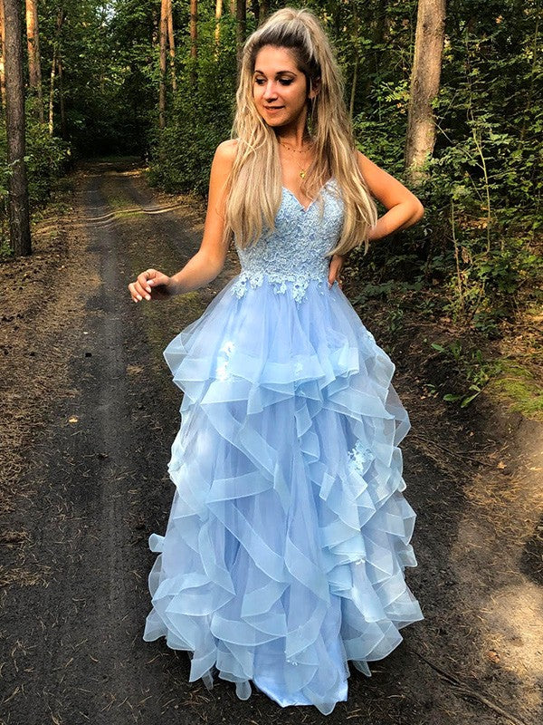 Vestidos de fiesta elegantes de corte A con tirantes finos, sin mangas, apliques de organza y largo hasta el suelo