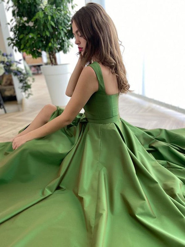 Vestidos de fiesta elegantes de satén con volantes, sin mangas y tirantes finos